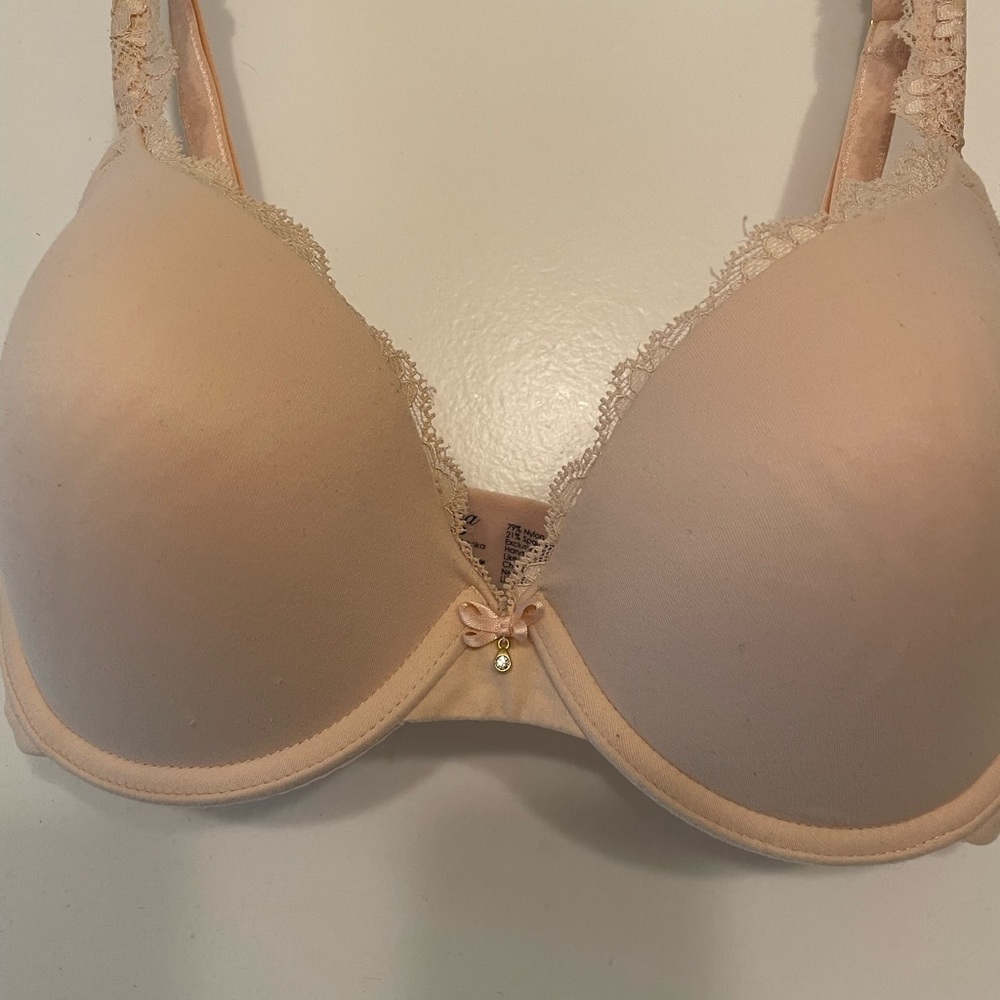Soma 32DD Embraceable Push Up Lace Trim bra in Lt. nude color.